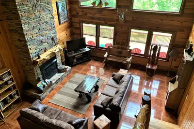 Image de Smoky Mtn Cabin - Hot Tub, Pool Table, Wrap Around Deck, 2x Fire Pits, Starlink