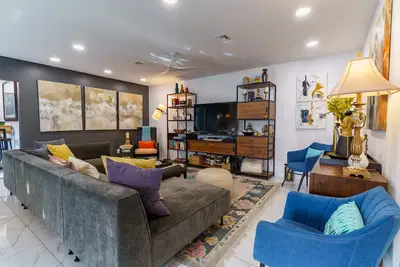 Image de Spacious 2br Sarasota Executive Suite – Suited for Business, Medical Stay, Beach