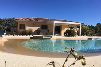 Image de L'Hacienda Villa Est Piscine chauffée à 28°, spa, boulodrome et Tennis privé