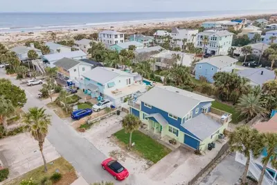 Image de Beachy Townhome ~ Pet Friendly ~ Steps to the Beach! ! !