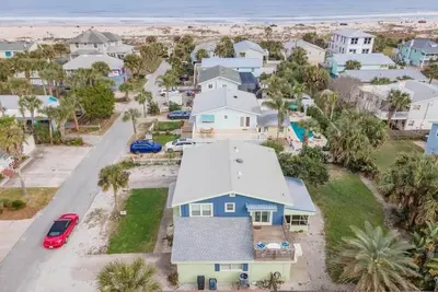 Image de Beachy Townhome ~ Pet Friendly ~ Steps to the Beach! ! !