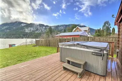 Image de Lakefront Cabin w/ Stunning Mountain Views & Dock!