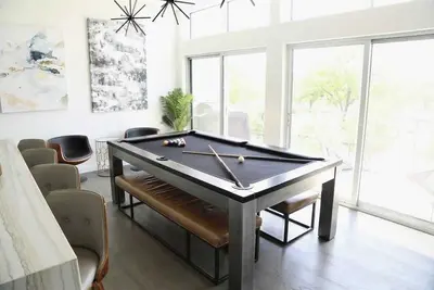Image de Tailgate Penthouse  2 Blocks from Ut Stadium