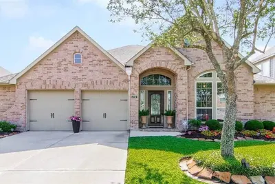 Image de A stunning home in Pearland, Texas awaits you! Thoroughly sanitized!