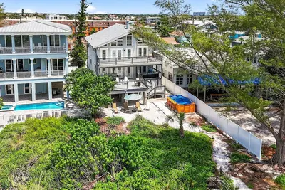 Image de Turtleback Beach House | Beachfront