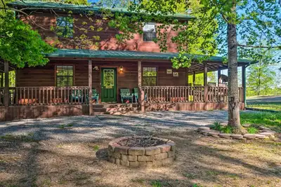 Image de Lake House w/ Hot Tub + Fire Pit - 1 Mi to Marina!