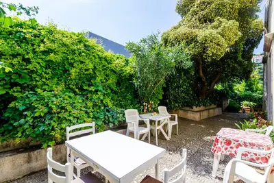 Image de Guest House Ivana -Two Bedroom Apartment with Garden