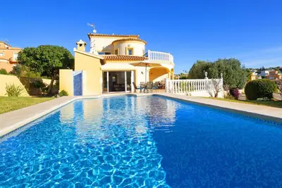 Image de Belle maison de vacances privée avec climatisation, Wifi, piscine privée, Tv, terrasse et parking