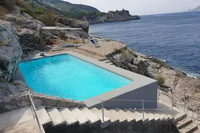 Villa Anthony sea water private pool and access to sea