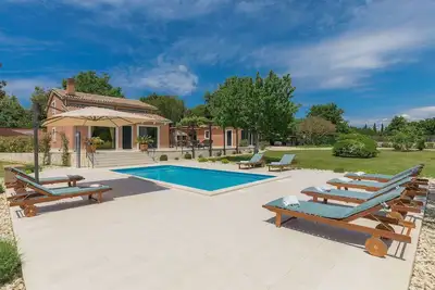Image de Magnifique maison de vacances privée avec Wifi, climatisation, piscine privée, Tv, patio, parking