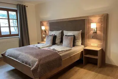 Image de Lovingly furnished, spacious gourmet apartment with a wonderful view of the countryside