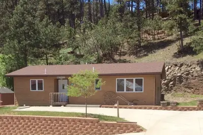 Image de Black Hills Cabin - Rocky Cliff