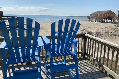 Image de Surf Rider - cozy modern cottage. Steps to  the Beach! !