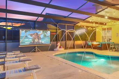 Image de Salt Water Pool*Expansive Pool Deck* Led Pool Fountain Jets