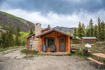 Image de Keepin' It Reel - Large Cabin for the Whole Family at Historic Vicker's Ranch - Sleeps 10