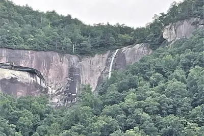 Image de Waterfall View Cabin with Last of the Mohicans Waterfall view.