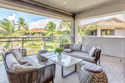 Welcome to Luana Villa 9d Oceanfront Resort, Upstairs, Mountain/Pool view