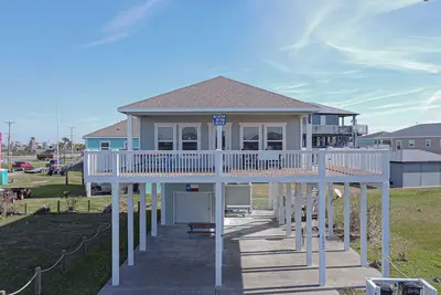 Image de Beacon on the Beach: 3 Br, 2 Ba House in Port Bolivar, Sleeps 10