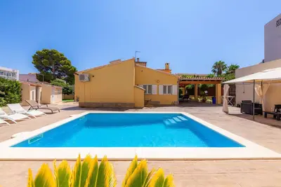 Image de Villa de ville moderne \"Bona Mar\" avec piscine