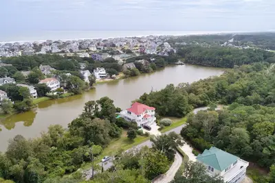 1069 - Seadation, Lake View with a Private Pool & Hot Tub