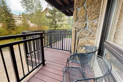 Image de Ski-In/Ski-Out Condo by the Gondola w/ Balcony, Fireplace & Shared Hot Tub