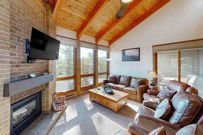 Image de Steamboat Springs condo with pool, hot tub, balcony & fireplace