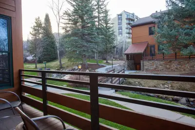 Image de Luxury condo w/ a shared sundeck & hot tubs - near hiking & biking trails