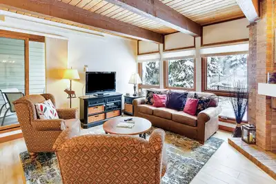 Image de Steamboat condo with pool & hot tubs - walk to ski resort