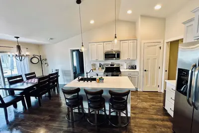 Image de The Escape in Spearfish No Steps Dbl Gar No Gravel! Cozy & Easy Access to I-90