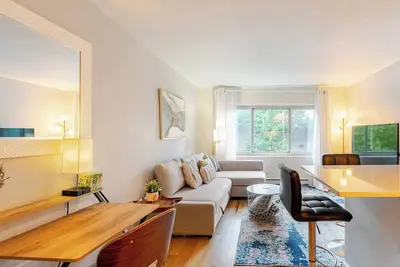 Serene downtown Seattle condo - Walk to Convention Center, Pike Place, top sites