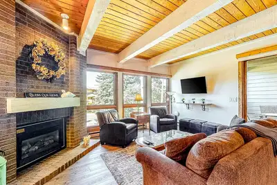 Image de Wonderful condo next to Steamboat Ski Resort with pool & hot tubs