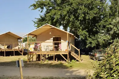 Image de Cabane Lodge auf Stelzen Standard 34m2 (2 Schlafzimmer) inklusive überdachter Terrasse 11m2 4 Personen