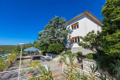 Image de Appartement de vacances Jadranovo pour 2 - 4 personnes avec 2 chambres à coucher - Appartement de va