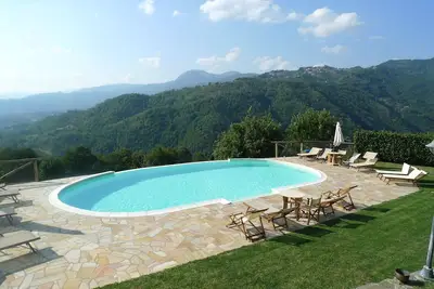 Image de Maison élégante de 2 chambres, piscine à débordement, village, restaurant