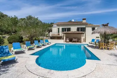 Image de Maison de campagne originale de Majorque avec piscine privée, tous les produits de base et une vue à couper le souffle!