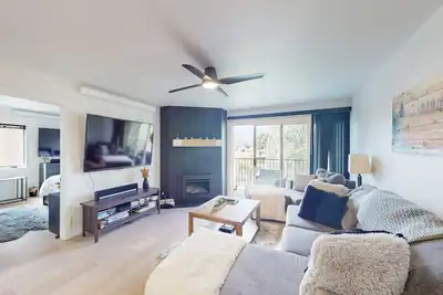 Image de Lovely ski-in/ski-out condo with hot tub - in the heart of Steamboat Springs