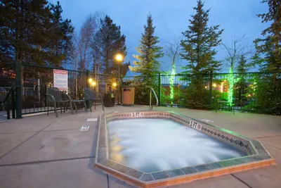 Image de Large family home at the base area w/ mountain views & shared hot tubs