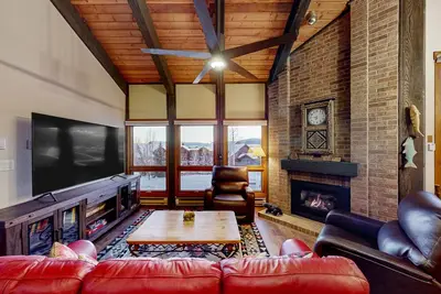 Image de Centrally located Steamboat retreat with hot tub & pool - near lifts