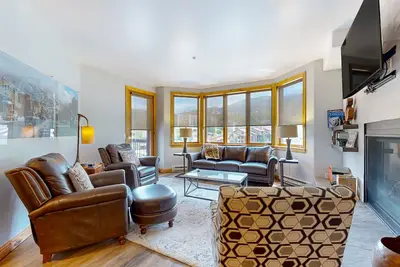 Image de Top-floor home w/ stunning views, shared pool, hot tubs, restaurants & shuttle