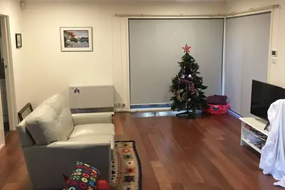 Image de Centrally located flat