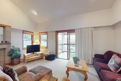 Image de Stunning resort & mountain views with shared amenities & easy slope access