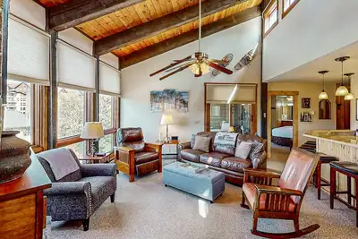 Image de Mountain condo near Steamboat lifts with pool, hot tubs & washer/dryer