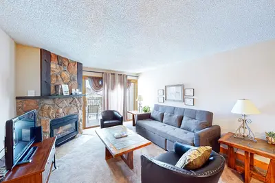 Image de Attractive mountain home close to year-round fun w/ ski-in/ski out access