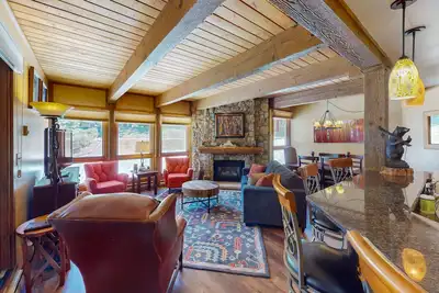 Image de Inviting home near hot springs & gondola with pool, hot tub & washer/dryer