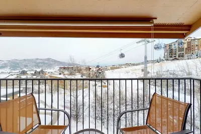 Image de Rustic lofted home under the gondola w/ ski-in/ski-out access right outside