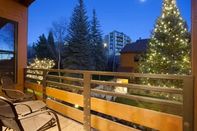 Image de Recently remodeled condo close to the base area w/ shared hot tubs & firepit