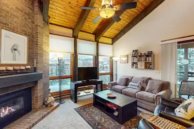 Image de Large suite in Steamboat Springs with pool & hot tubs