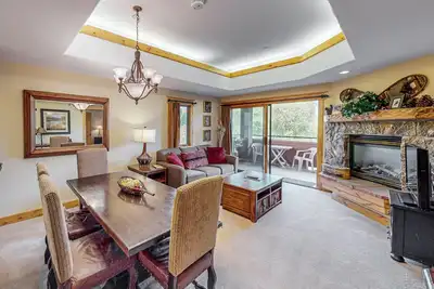 Image de Top-floor mountain condo w/ a shared, heated pool, hot tub, & fitness room