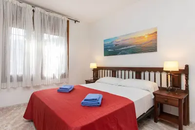 Agréable appartement pour 4 personnes avec Wifi, Tv, balcon et parking