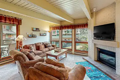 Image de Great condo with hot tubs & pool - steps from Steamboat ski lifts